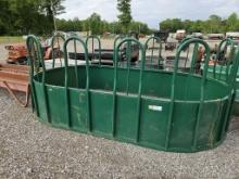 GREEN HAY FEEDER, HOLDS 2 ROLLS OF HAY