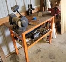 METAL WORK TABLE WITH VISE, GRINDER/TOOLS