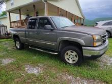 2007 CHEVROLET Z71 EXTENDED CAB 4WD TRUCK, CLOTH SEATS, RUNS/DRIVES, MILES