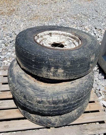 235/85 R16 WHEELS AND TIRES (3)