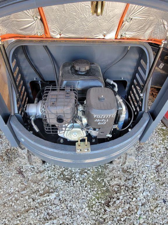 AGT INDUSTRIAL L12 MINI EXCAVATOR, MANUAL THUMB, RUNS/DRIVES, HOURS SHOWING: 853