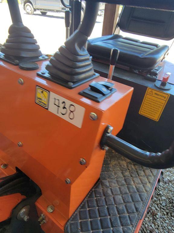 AGT INDUSTRIAL L12 MINI EXCAVATOR, MANUAL THUMB, RUNS/DRIVES, HOURS SHOWING: 853