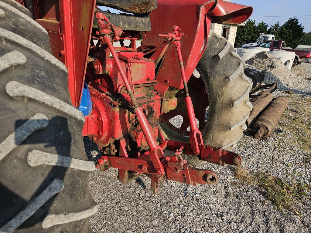 INTERNATIONAL 656 TRACTOR, 2WD, RUNS/DRIVES