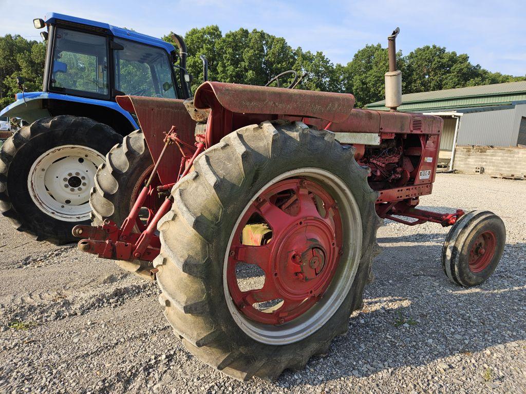 INTERNATIONAL 656 TRACTOR, 2WD, RUNS/DRIVES