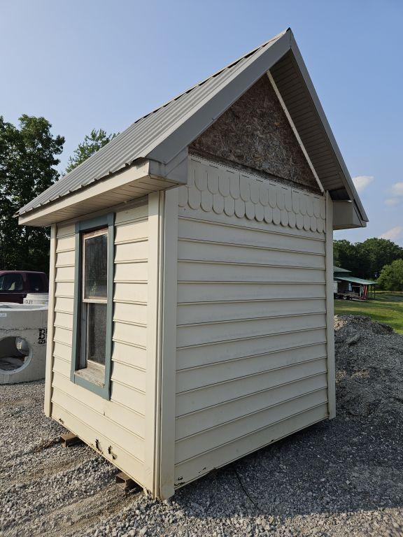 7' X 8' OFFICE BUILDING, 8' TALL, 2 WINDOWS AND 1 DOOR