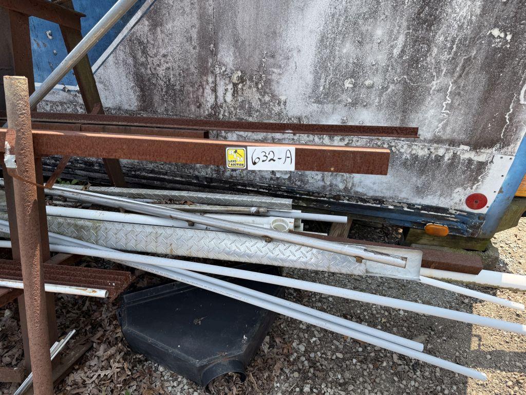 METAL RACK WITH METAL CONTENTS