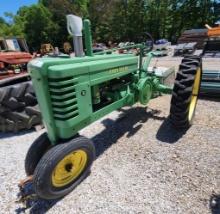 JOHN DEERE B TRICYCLE TRACTOR, SN:64864