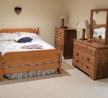 QUEEN BEDROOM SUITE, 2 DRESSERS, LAMP