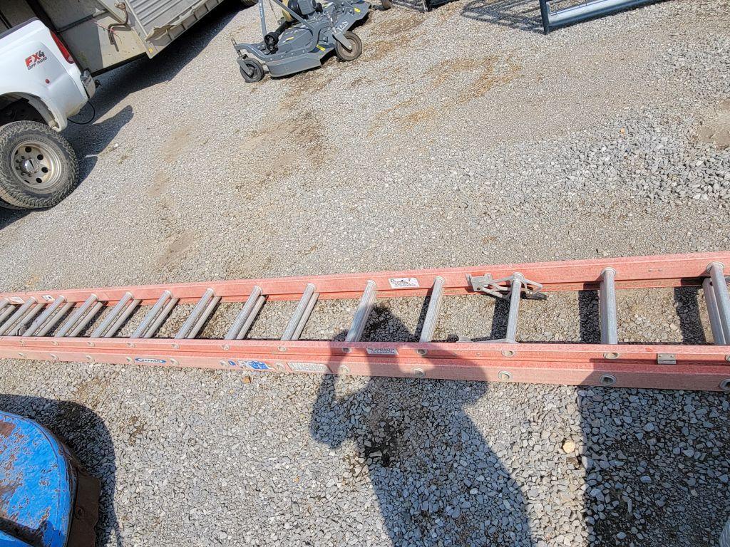WERNER 30FT FIBER GLASS EXTA LADDER