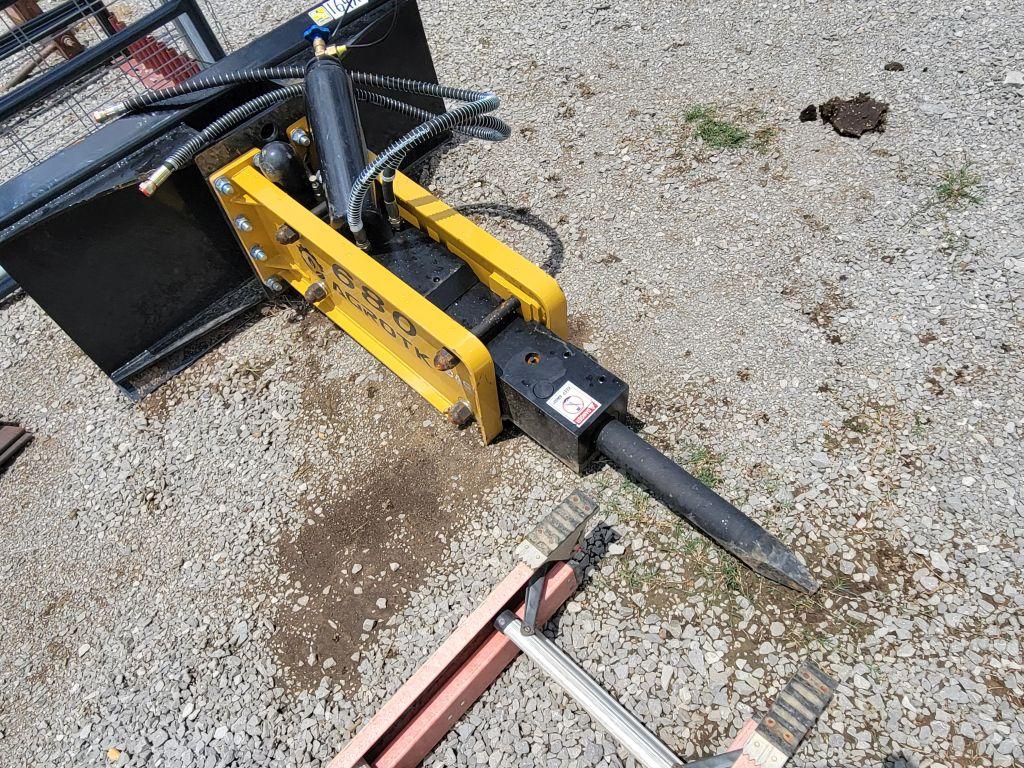 2025 AGT SSHH680 SKID STEER BREAKER, FIT TO SKID STEER LOADER, TOP TYPE, SN