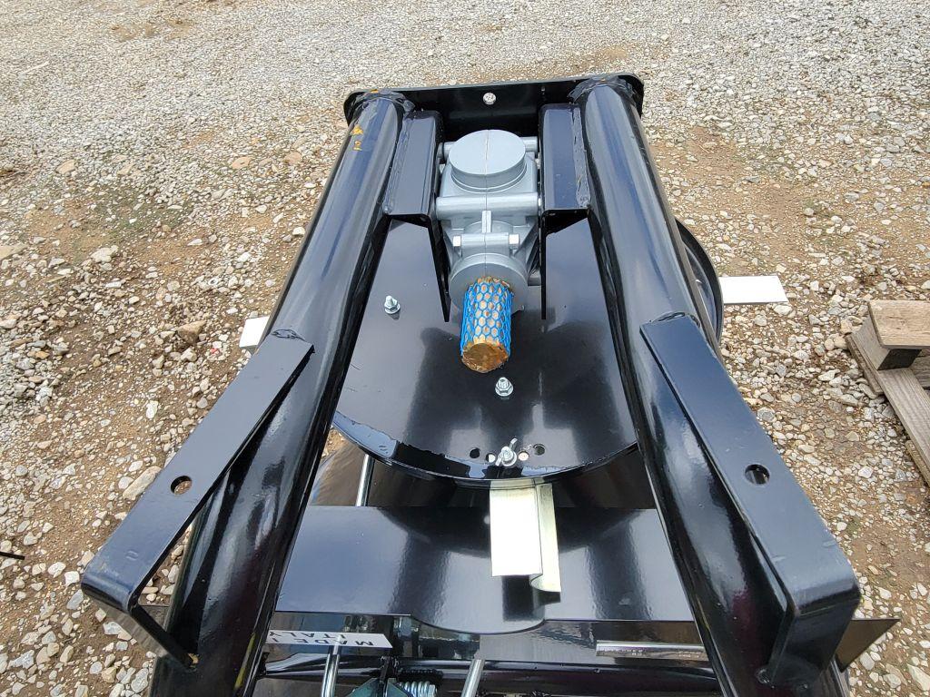 NEW AGLINE F/500 BLACK SPREADER SN:2304318, DENTED
