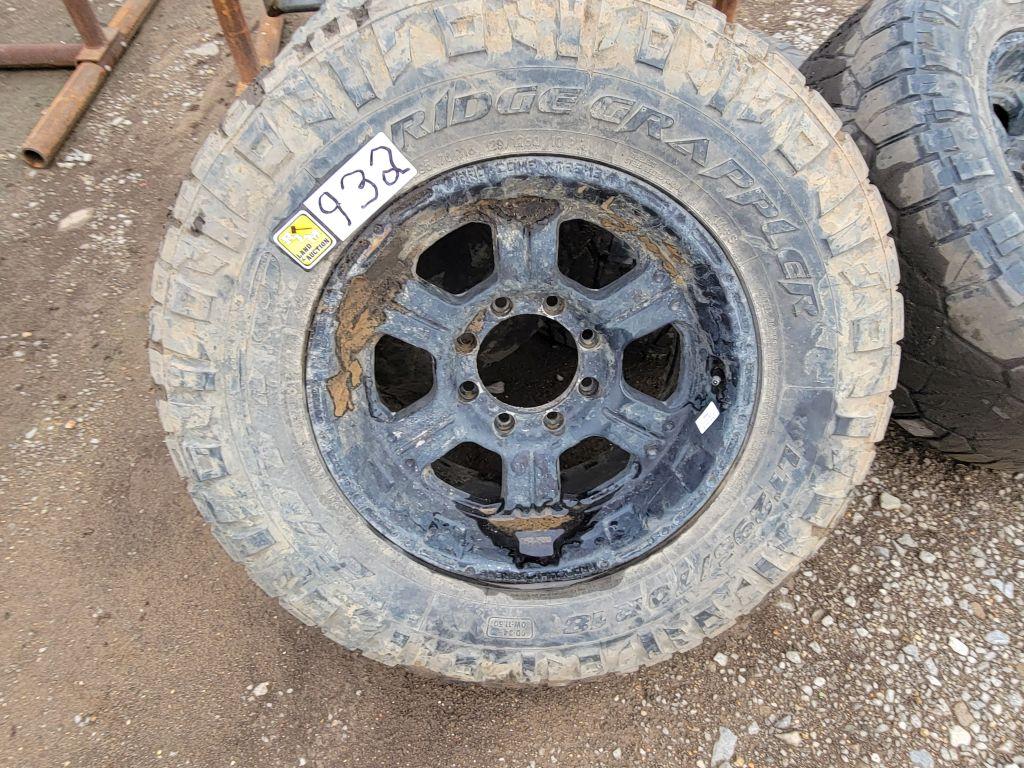 SET OF 4 WHEELS AND TIRES 295/70/18 FOR CHEVY 8 LUG