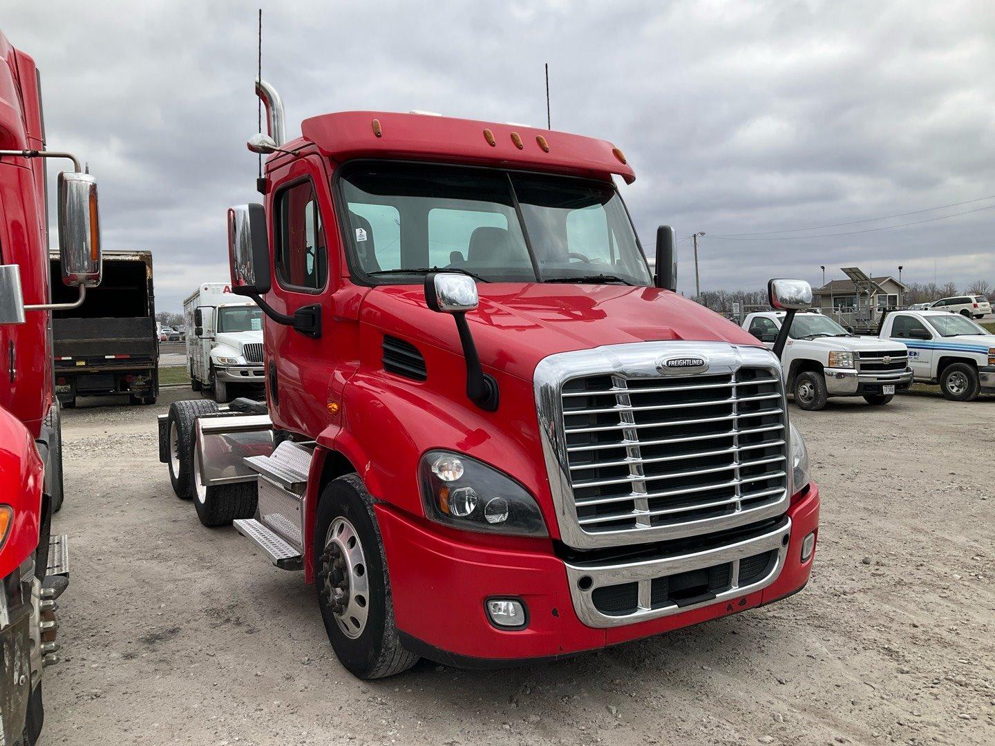 2019 FREIGHTLINER CASCADIA Serial Number: 3AKJGBDVXKDKE8739