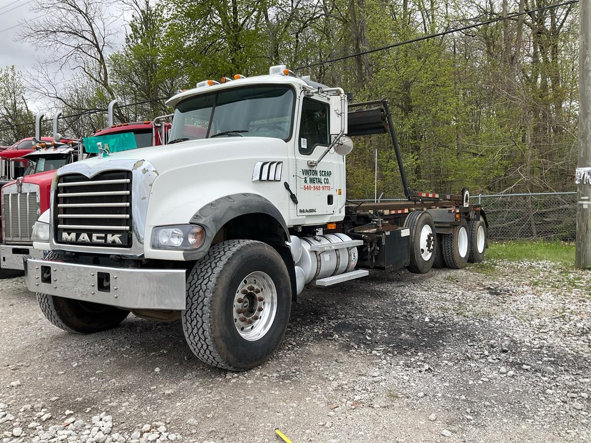 2007 MACK 713 Serial Number: 1M2AT04C97M002831