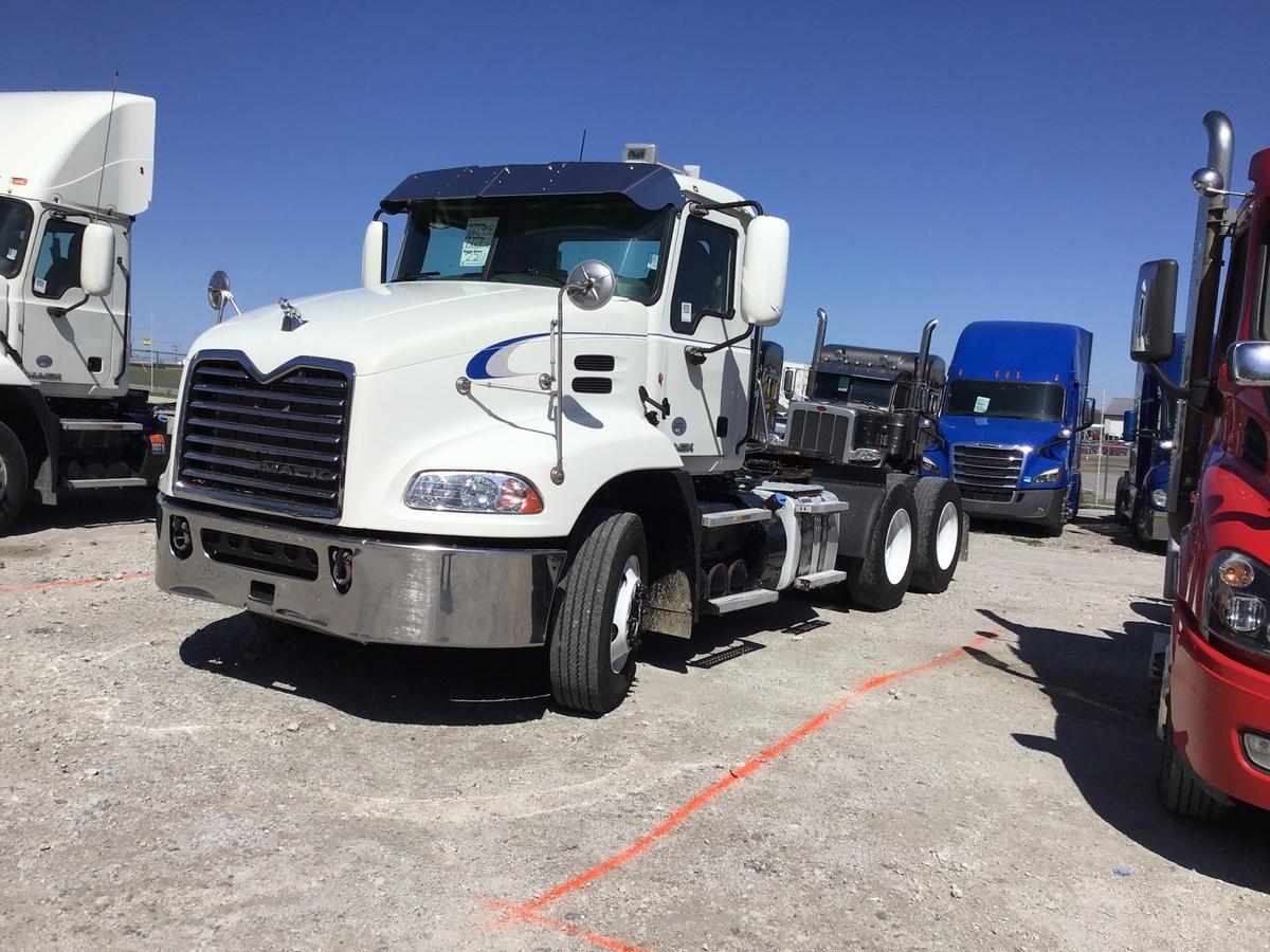 2015 MACK 613 Serial Number: 1M1AW02Y2FM045996