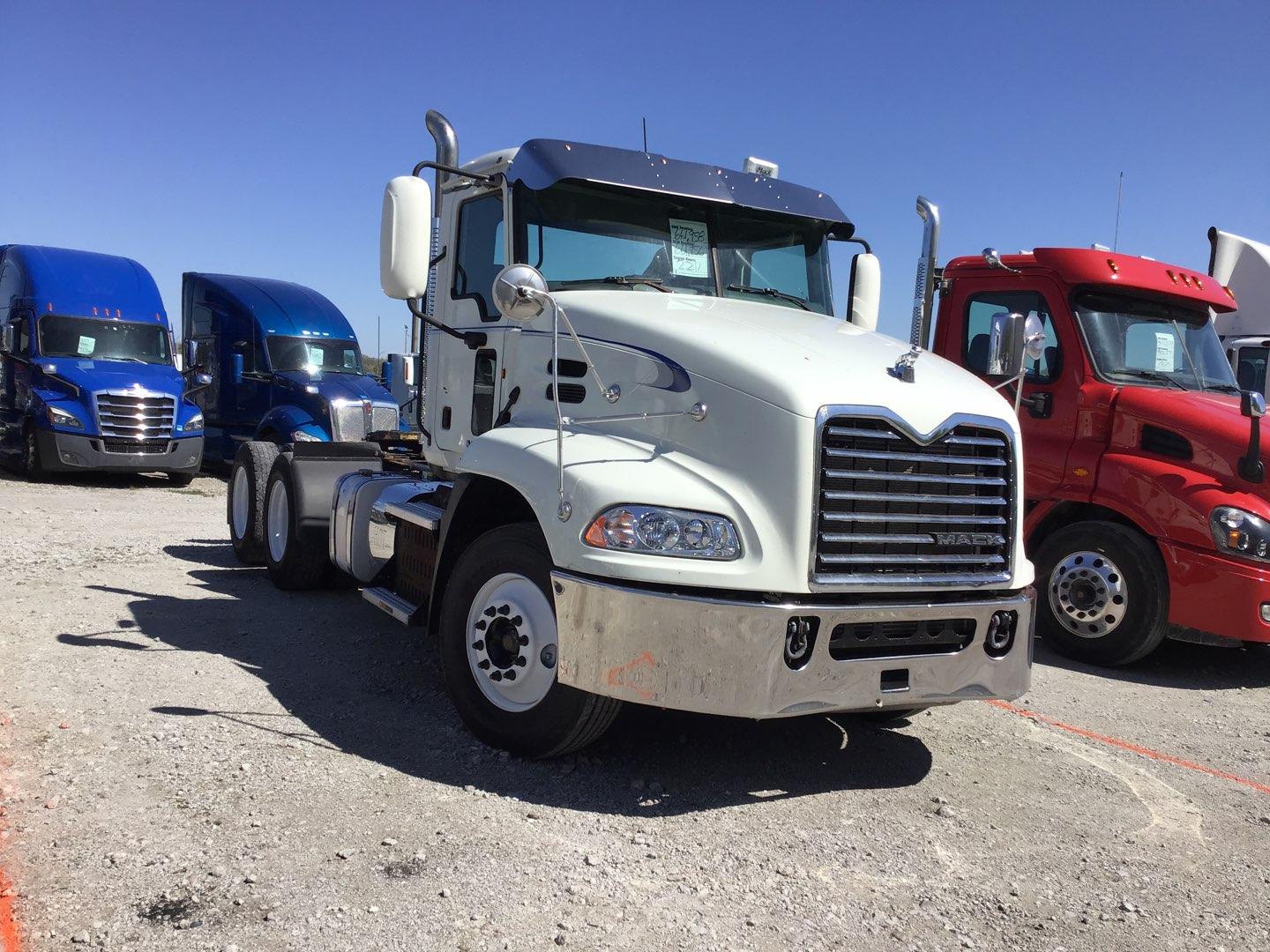 2015 MACK 613 Serial Number: 1M1AW02Y2FM045996