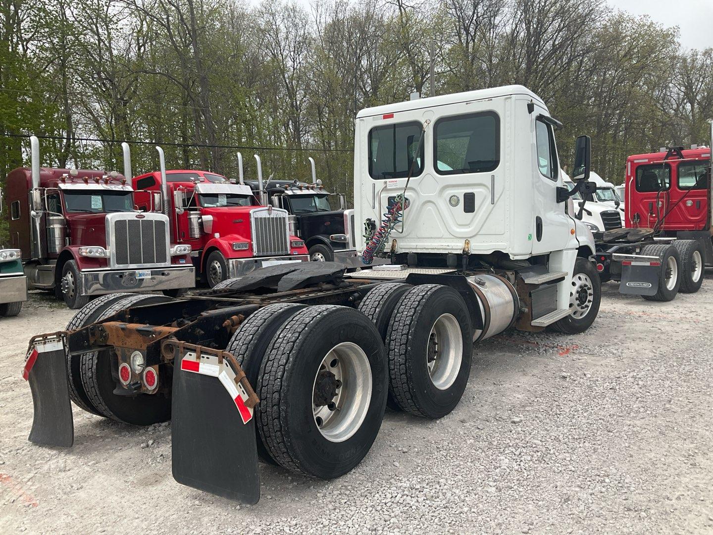 2015 FREIGHTLINER CASCADIA-SERIES Serial Number: 3AKJGEDV7FDGK7616