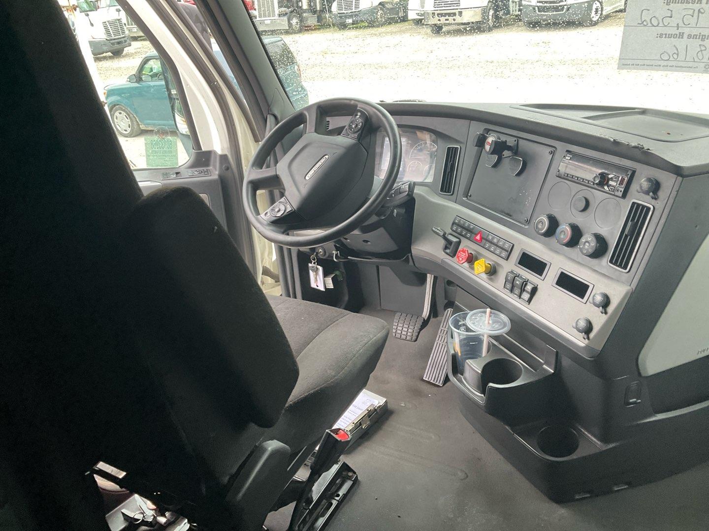 2019 FREIGHTLINER CASCADIA Serial Number: 3AKJHHDRXKSKK8140