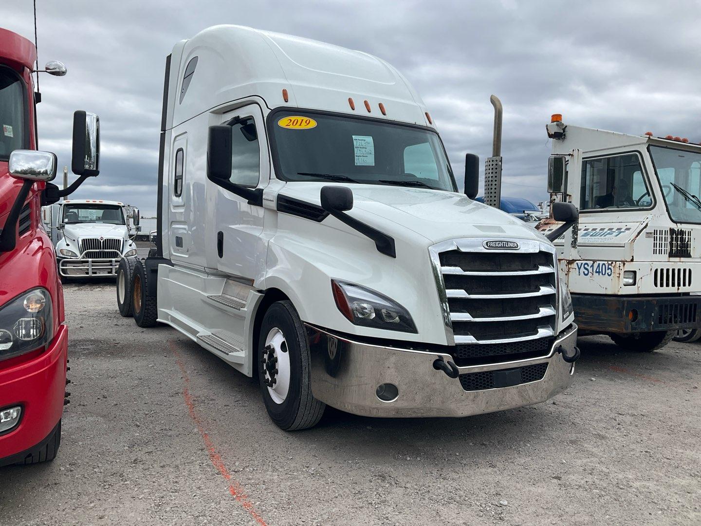 2019 FREIGHTLINER CASCADIA Serial Number: 3AKJHHDRXKSKK8140