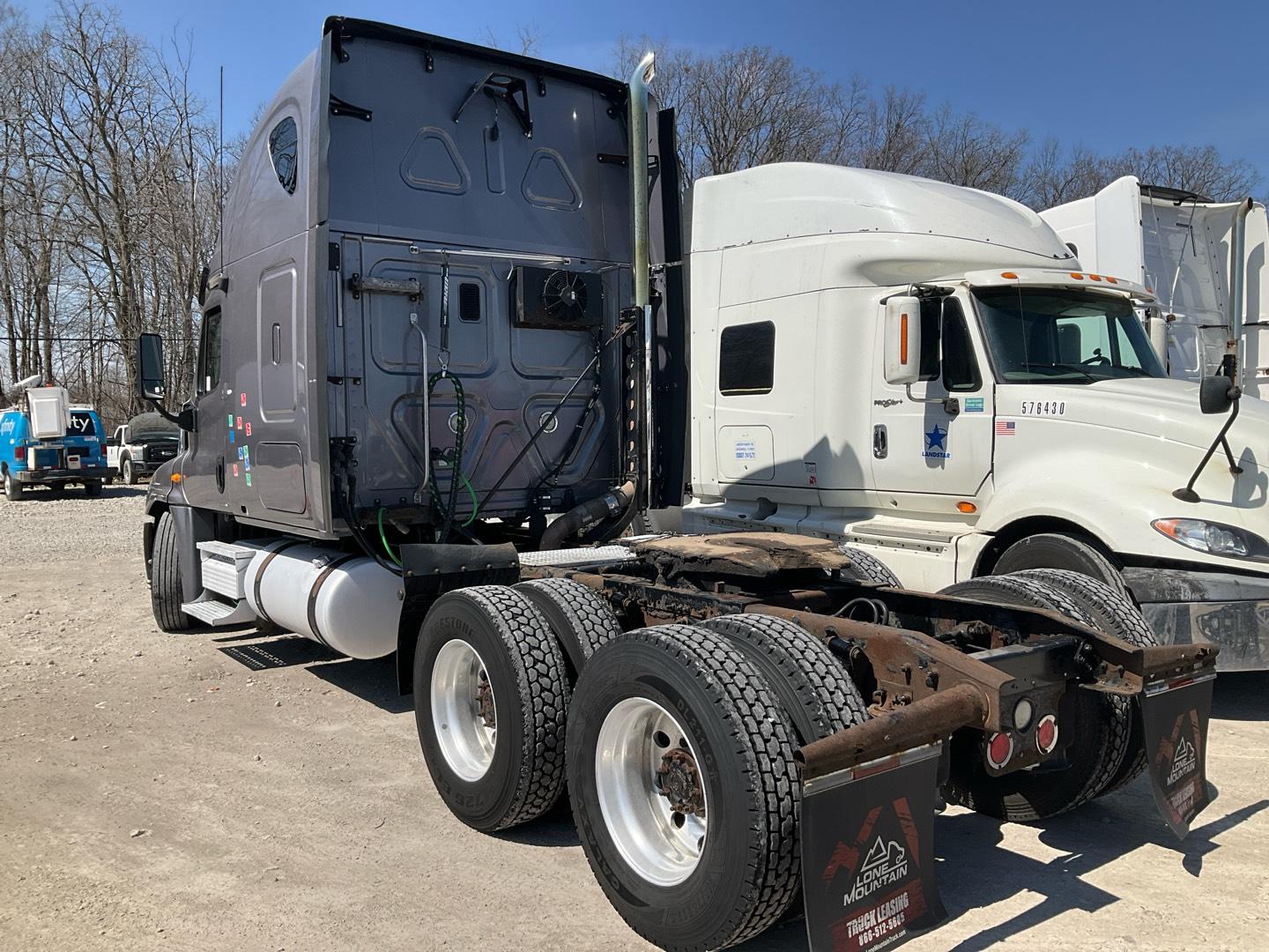 2011 FREIGHTLINER CASCADIA Serial Number: 1FUJGLBG5BSAW4355