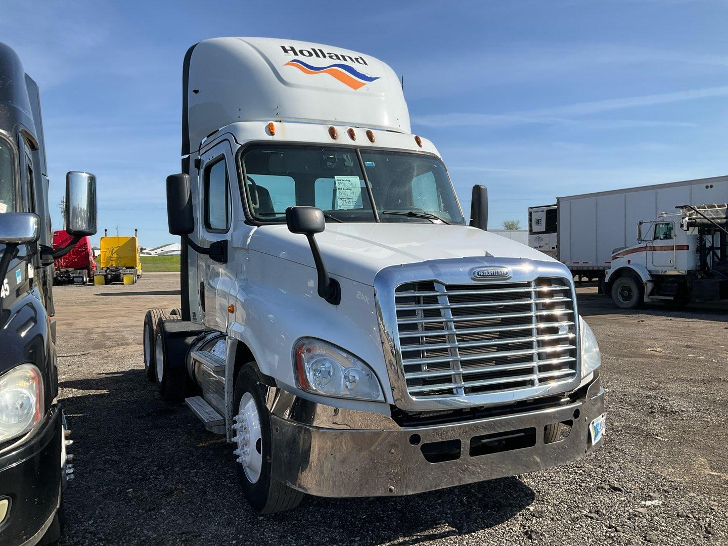 2015 FREIGHTLINER CASCADIA Serial Number: 3AKGGEDV4FSGK3433