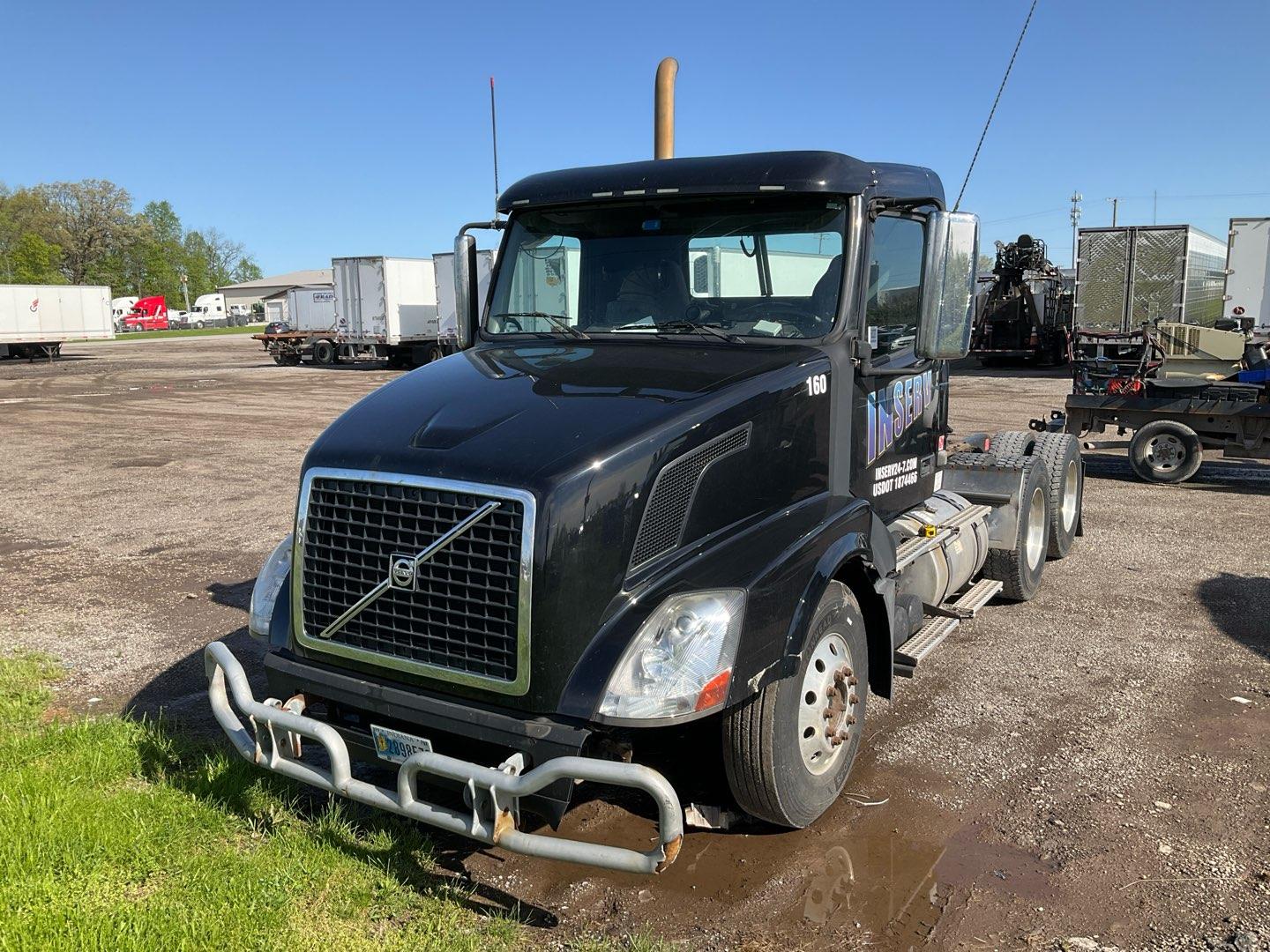 2011 VOLVO VNL64T300 Serial Number: 4V4NC9TJ5BN294138