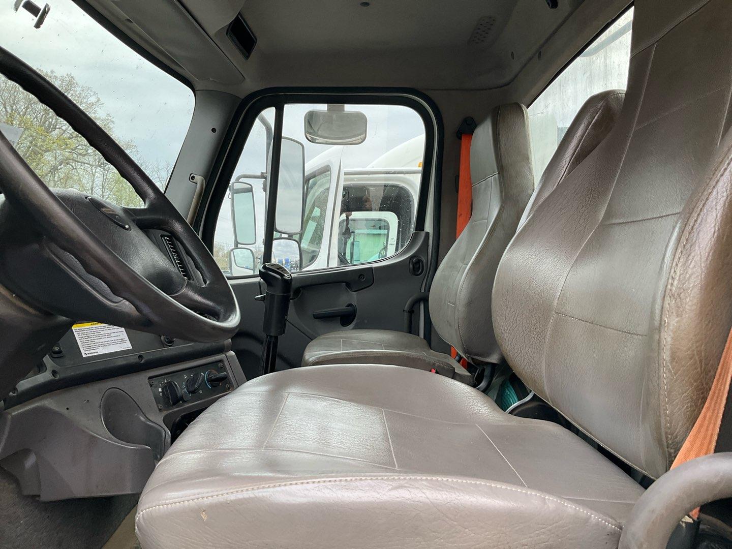 2015 FREIGHTLINER M2 Serial Number: 1FUBC5DV2FHGL2667