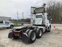 2013 VOLVO VNM64T200 Serial Number: 4V4MC9DG3DN144904