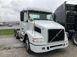 2013 VOLVO VNM64T200 Serial Number: 4V4MC9DG7DN144906