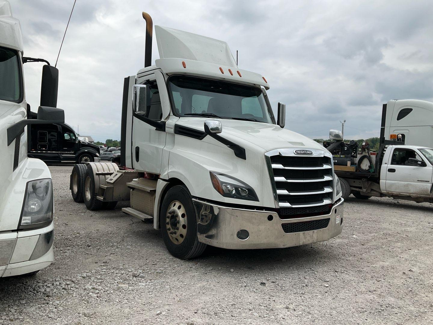 2020 FREIGHTLINER CASCADIA Serial Number: 3AKJHLD18LSMC6242