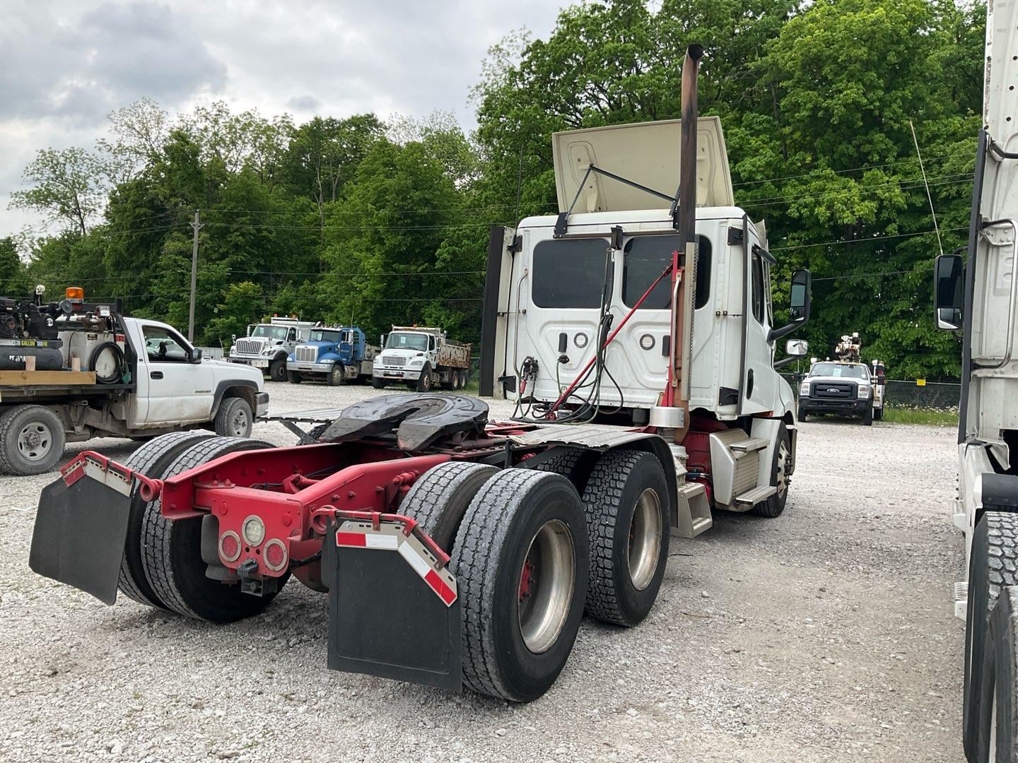 2020 FREIGHTLINER CASCADIA Serial Number: 3AKJHLD18LSMC6242