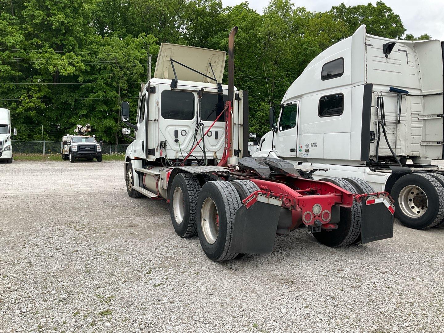 2020 FREIGHTLINER CASCADIA Serial Number: 3AKJHLD18LSMC6242