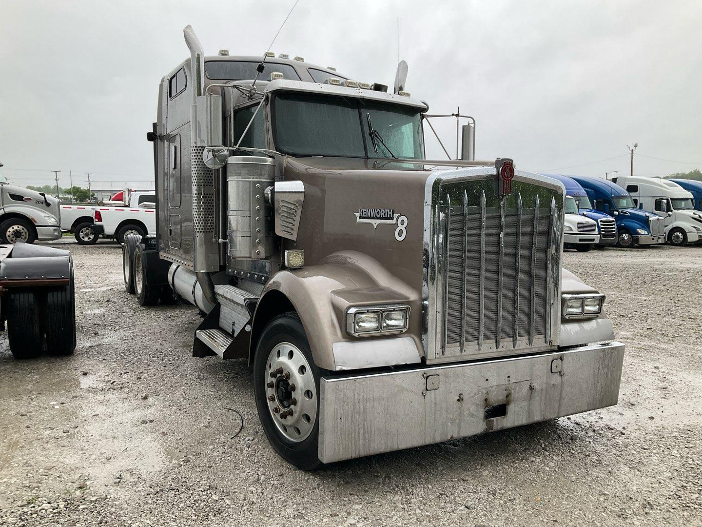 1999 KENWORTH W900 Serial Number: 1XKWDB9X5XR827075