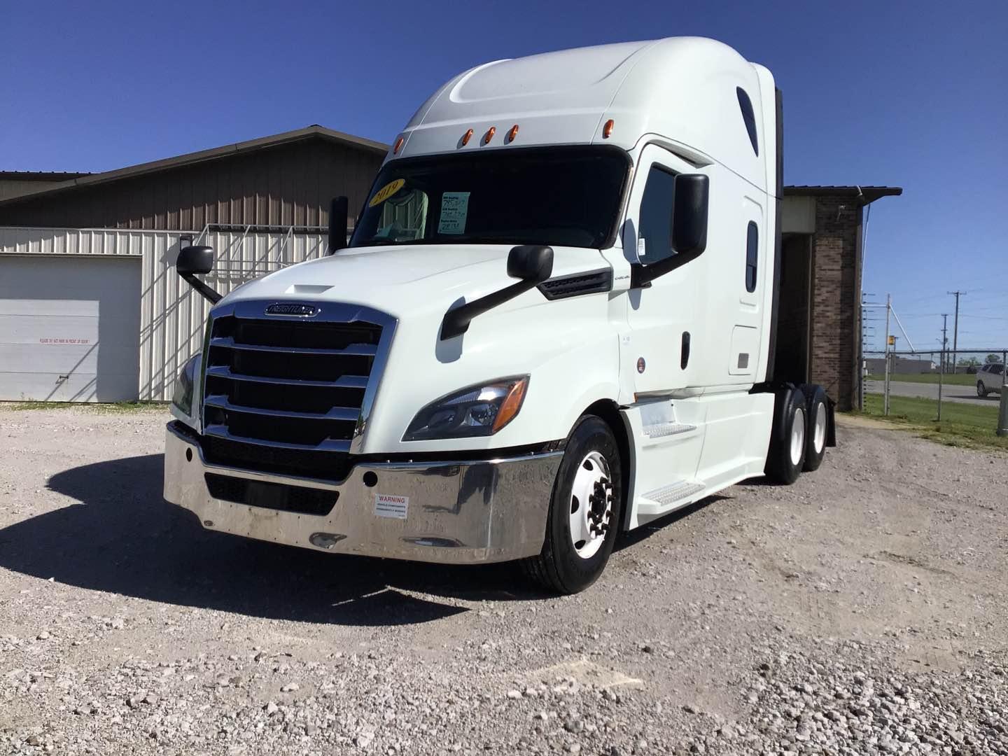 2019 FREIGHTLINER CASCADIA Serial Number: 1FUJHHDR8KLKK2428