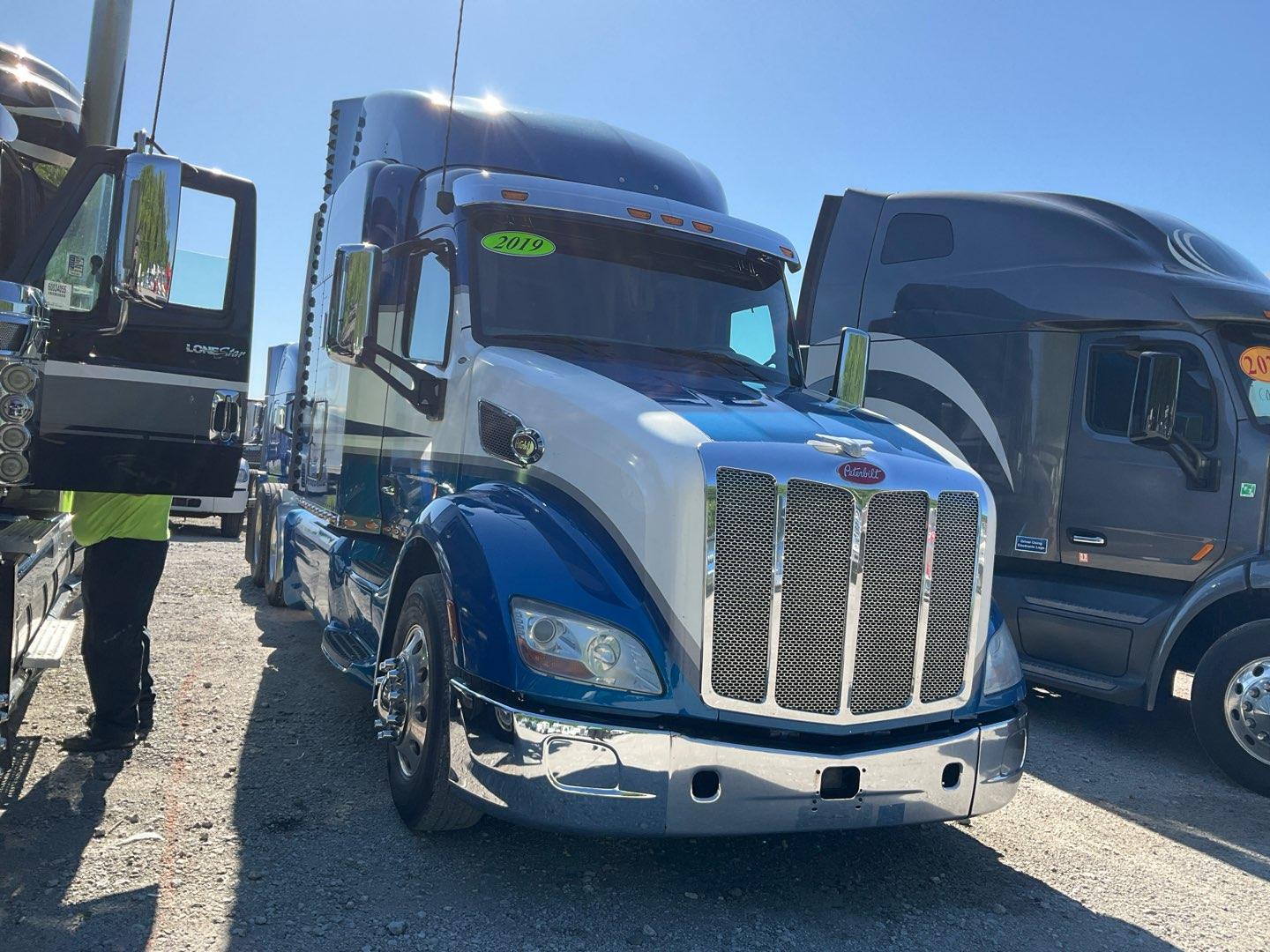 2019 PETERBILT 579 Serial Number: 1XPBDP9X9KD273261