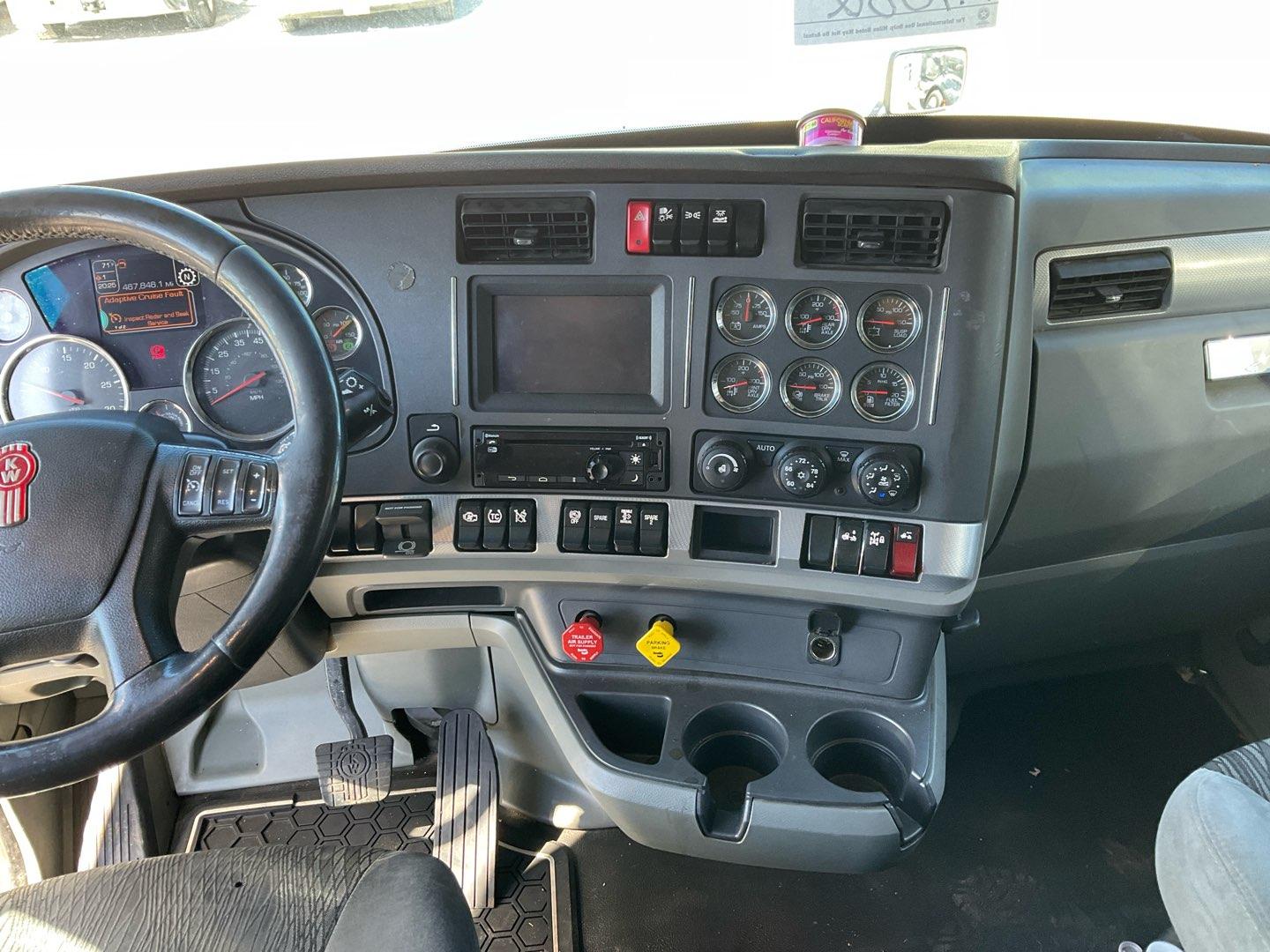 2020 KENWORTH T680 Serial Number: 1XKYDP9X4LJ295929