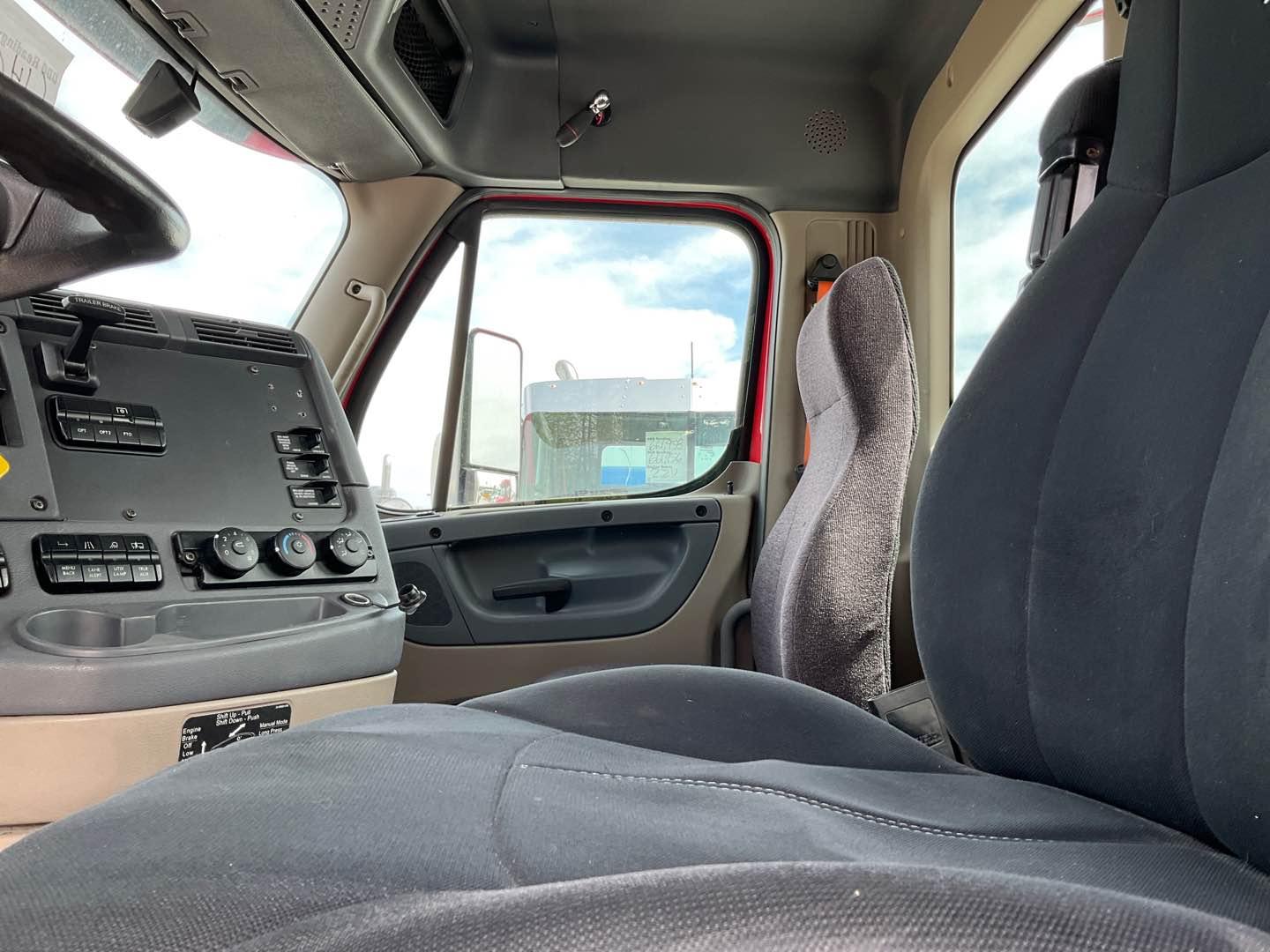 2019 FREIGHTLINER CASCADIA-SERIES Serial Number: 3AKJGBDV2KDKE9285