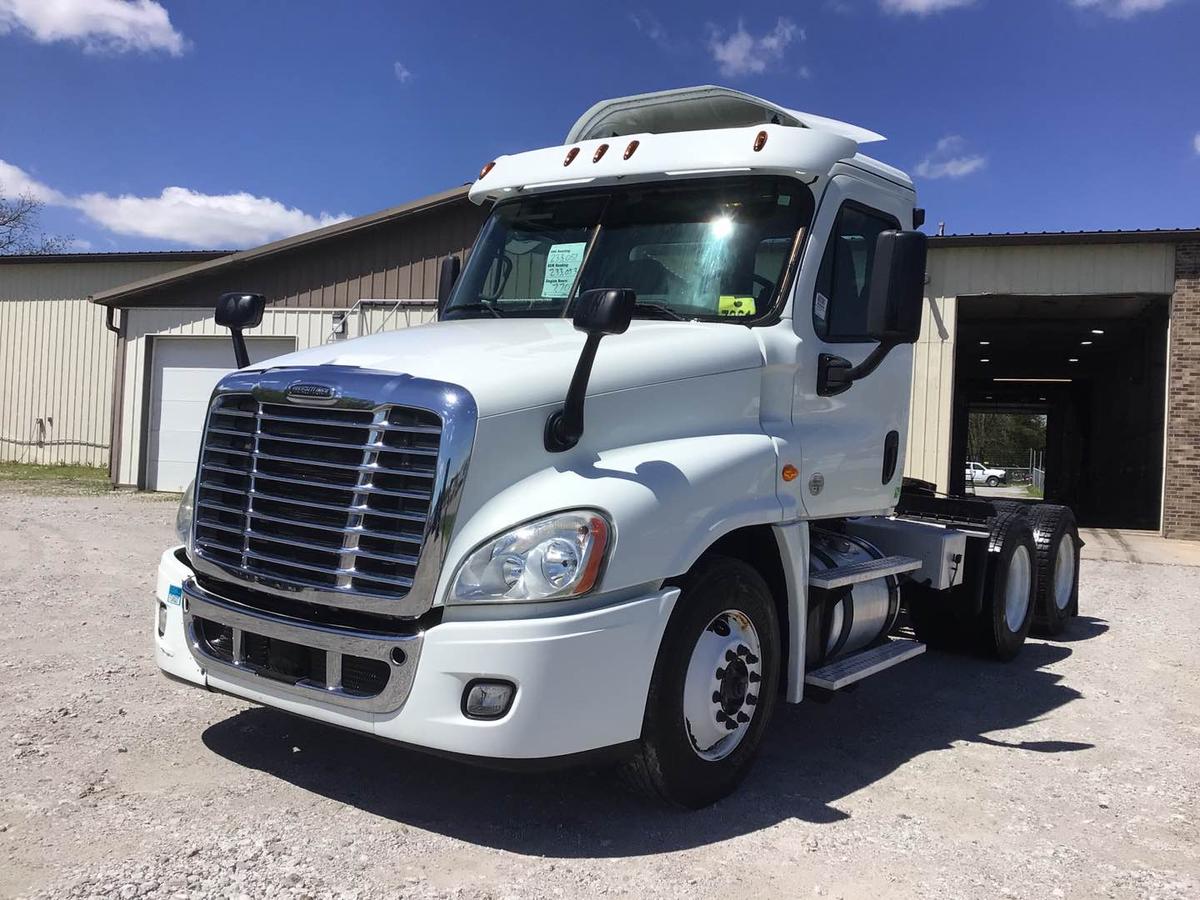 2016 FREIGHTLINER CASCADIA Serial Number: 3AKJGEBG2GDHU1433