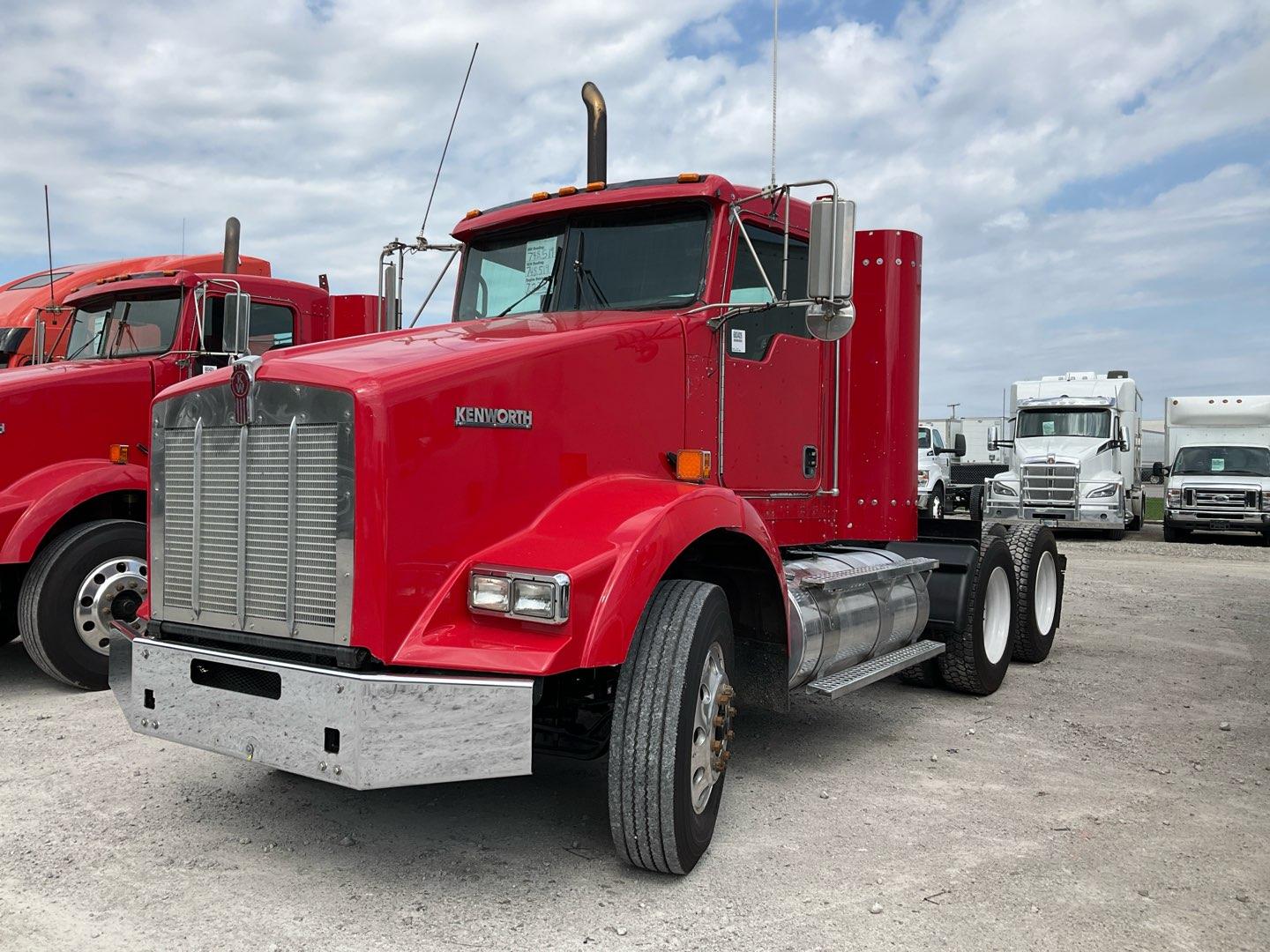 2012 KENWORTH T800 Serial Number: 1XKDD49X1CJ327605