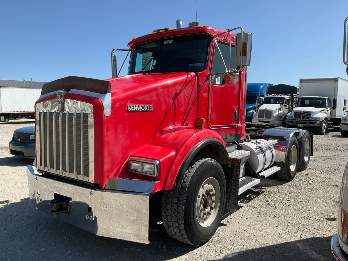 2003 KENWORTH T800 Serial Number: 1XKDDB0X23J708431