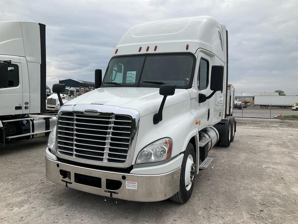 2018 FREIGHTLINER CASCADIA Serial Number: 3AKJGLFG5JSKB3332