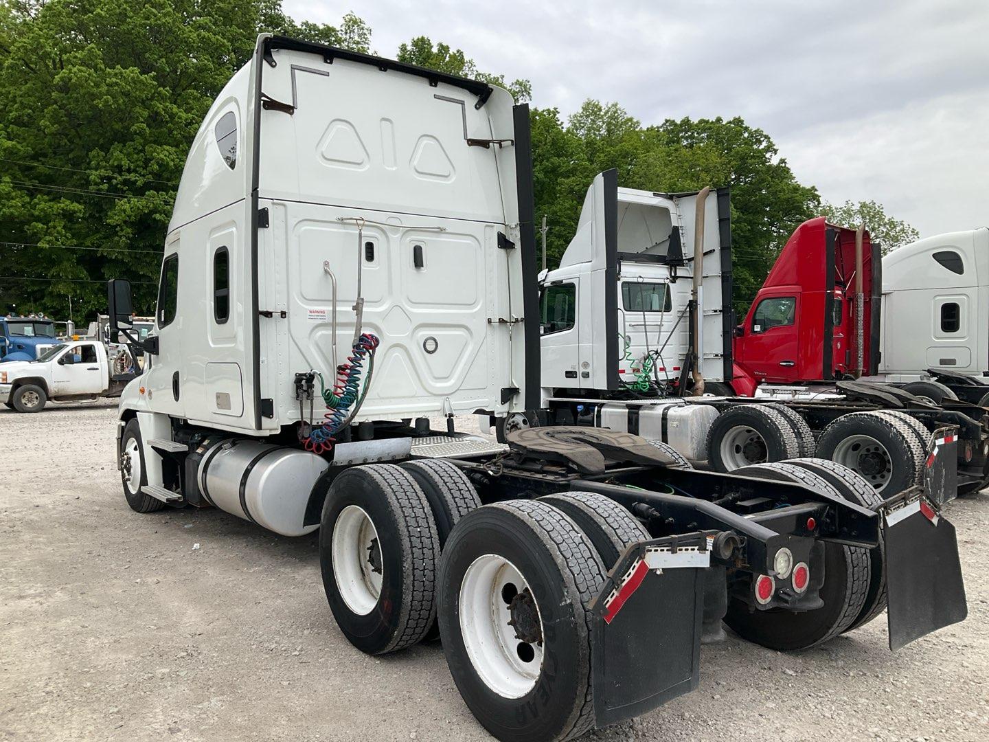 2018 FREIGHTLINER CASCADIA Serial Number: 3AKJGLFG5JSKB3332