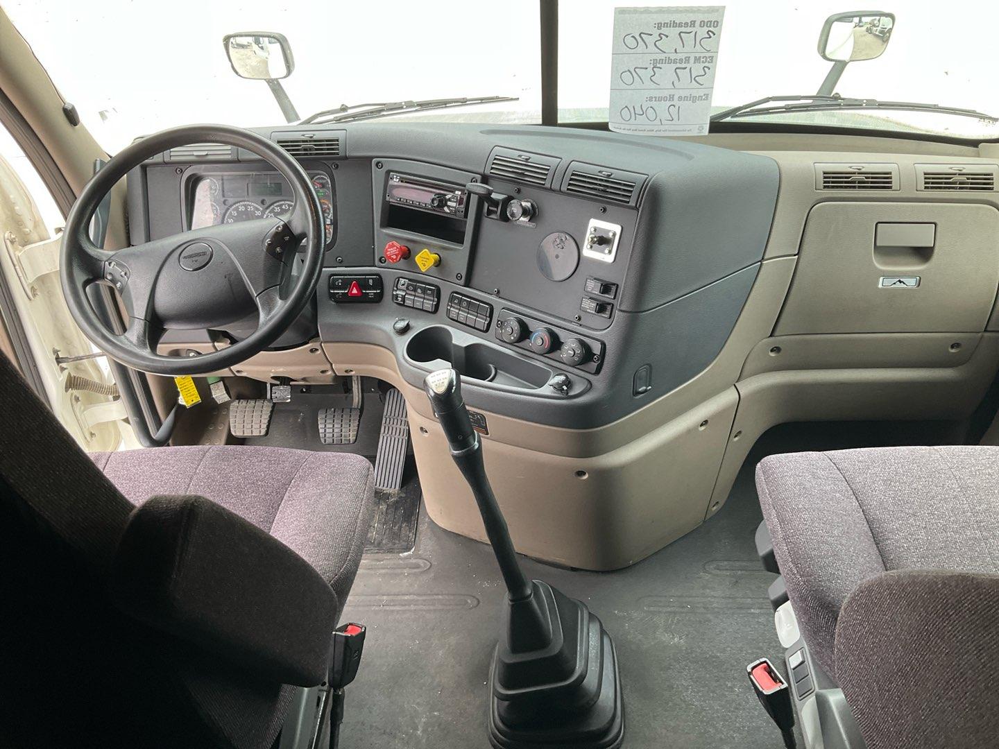 2018 FREIGHTLINER CASCADIA Serial Number: 3AKJGLFG5JSKB3332