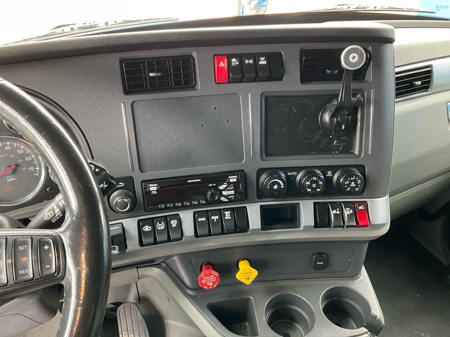 2020 KENWORTH T680 Serial Number: 1XKYDP9X6LJ362112