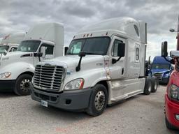 2017 FREIGHTLINER CASCADIA Serial Number: 3AKJGLDR3HSJB2739