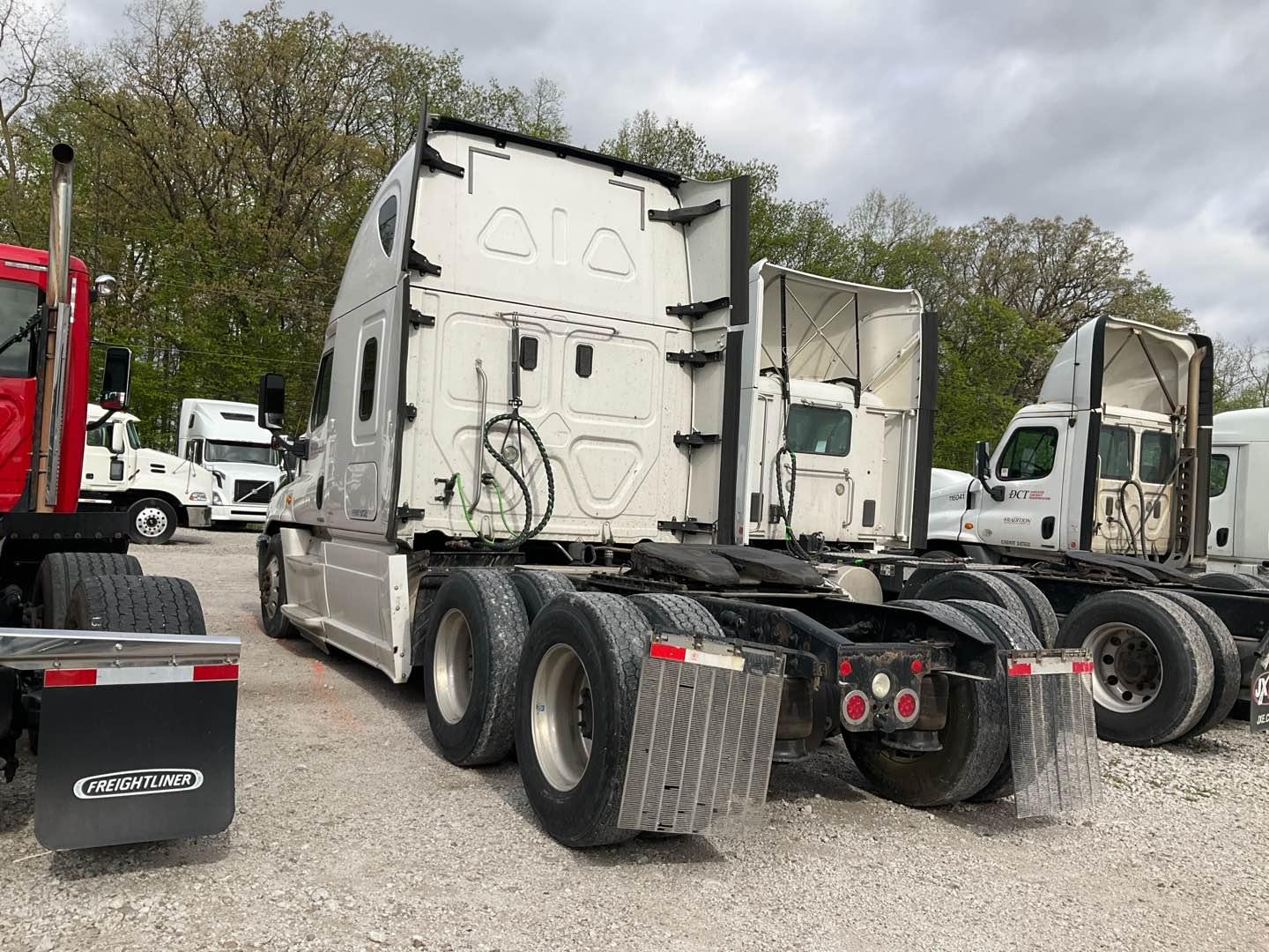 2017 FREIGHTLINER CASCADIA Serial Number: 3AKJGLDR3HSJB2739