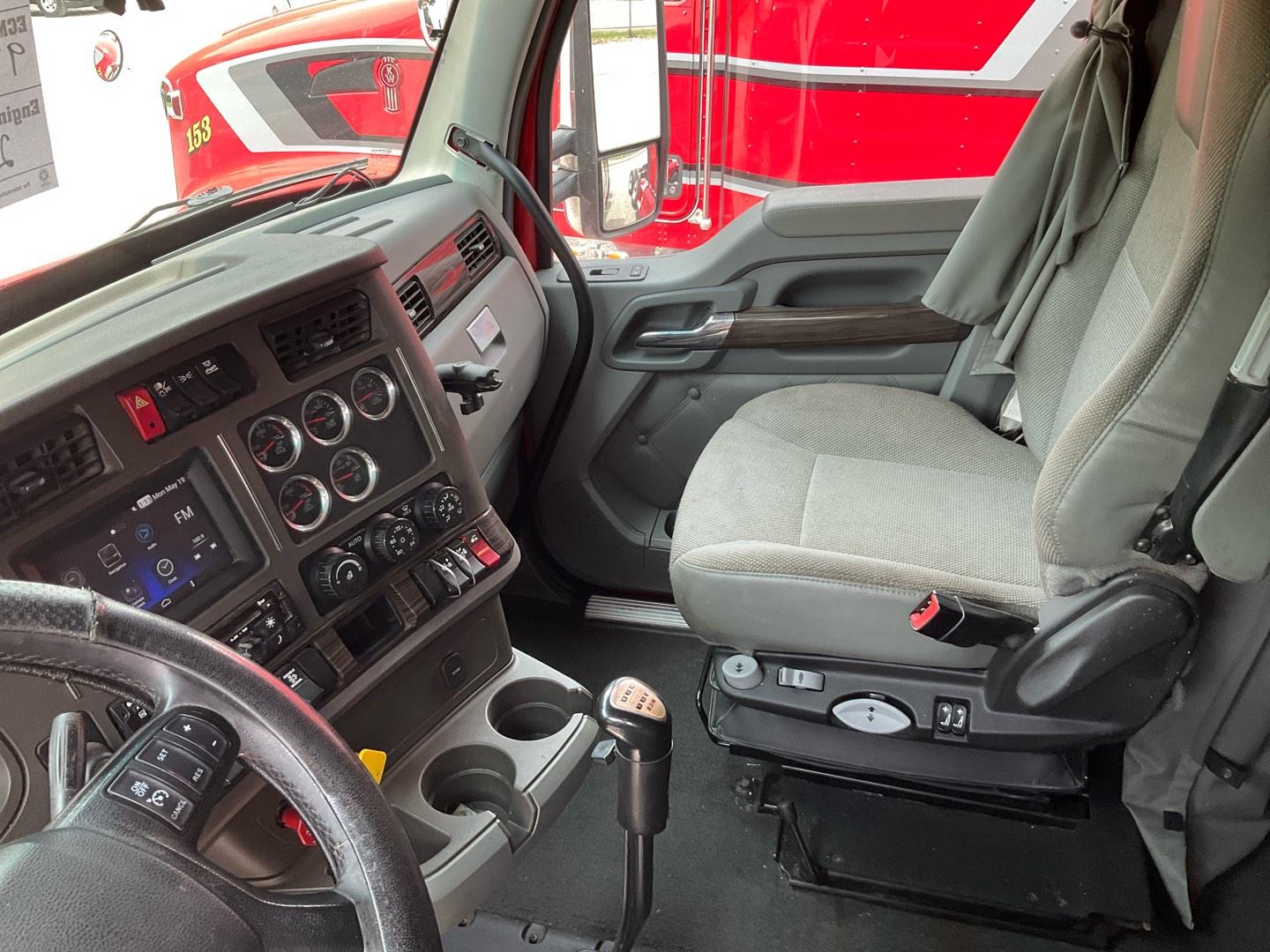 2017 KENWORTH T680 Serial Number: 1XKYD49X8HJ161544