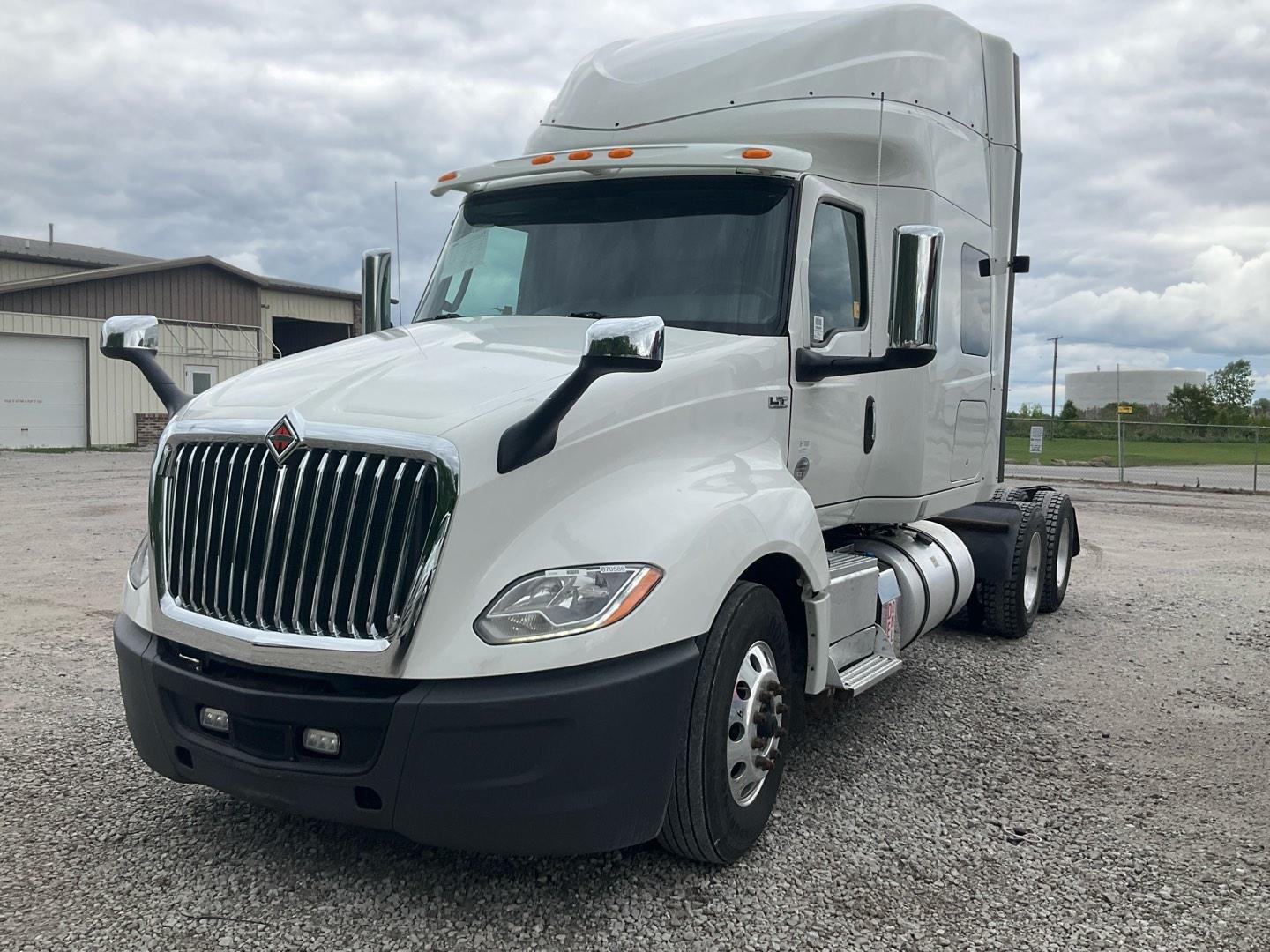 2019 INTERN LT Serial Number: 3HSDZAPR7KN319222