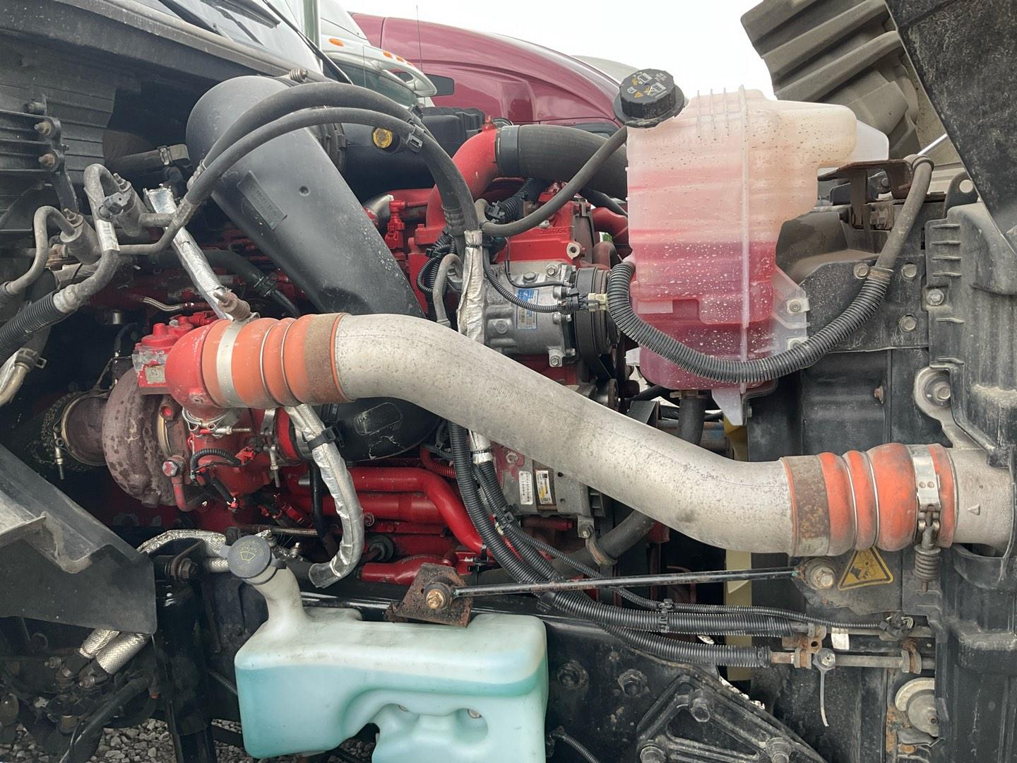 2019 INTERN LT Serial Number: 3HSDZAPR7KN319222