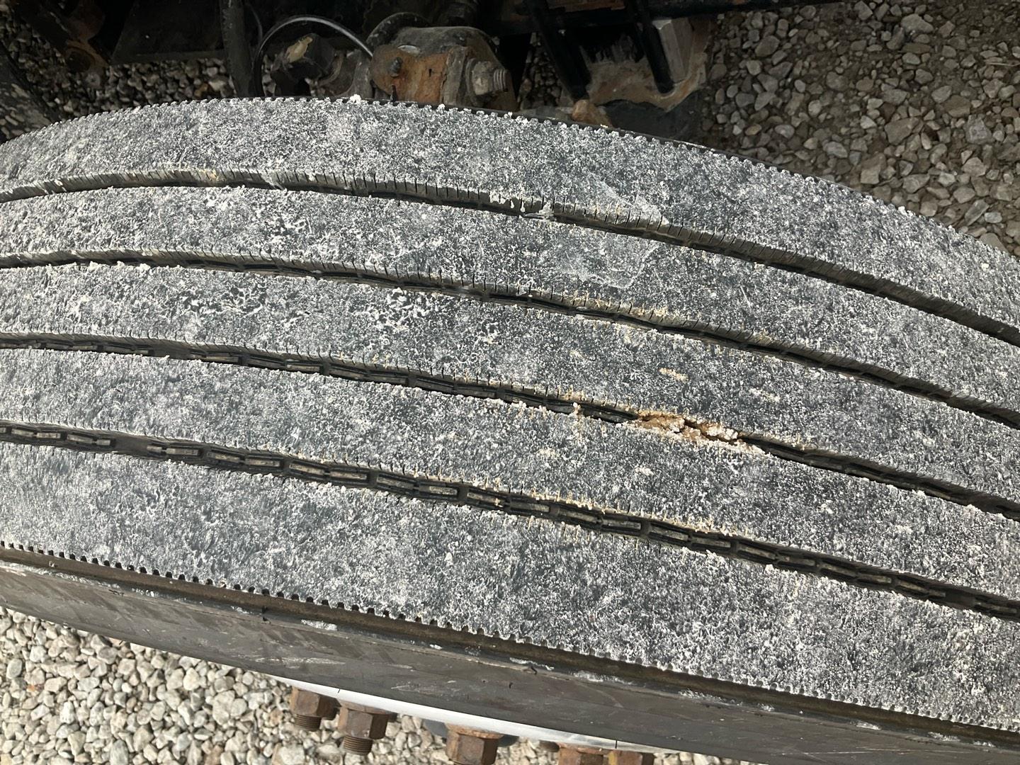 2019 INTERN LT Serial Number: 3HSDZAPR7KN319222